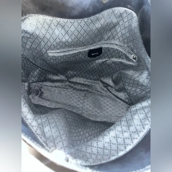 Gucci Bamboo Nylon/ Patented Leather Shoulder Bag - Picture 11 of 15